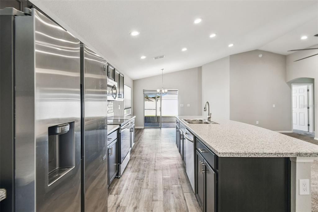 For Sale: $325,000 (3 beds, 2 baths, 1546 Square Feet)