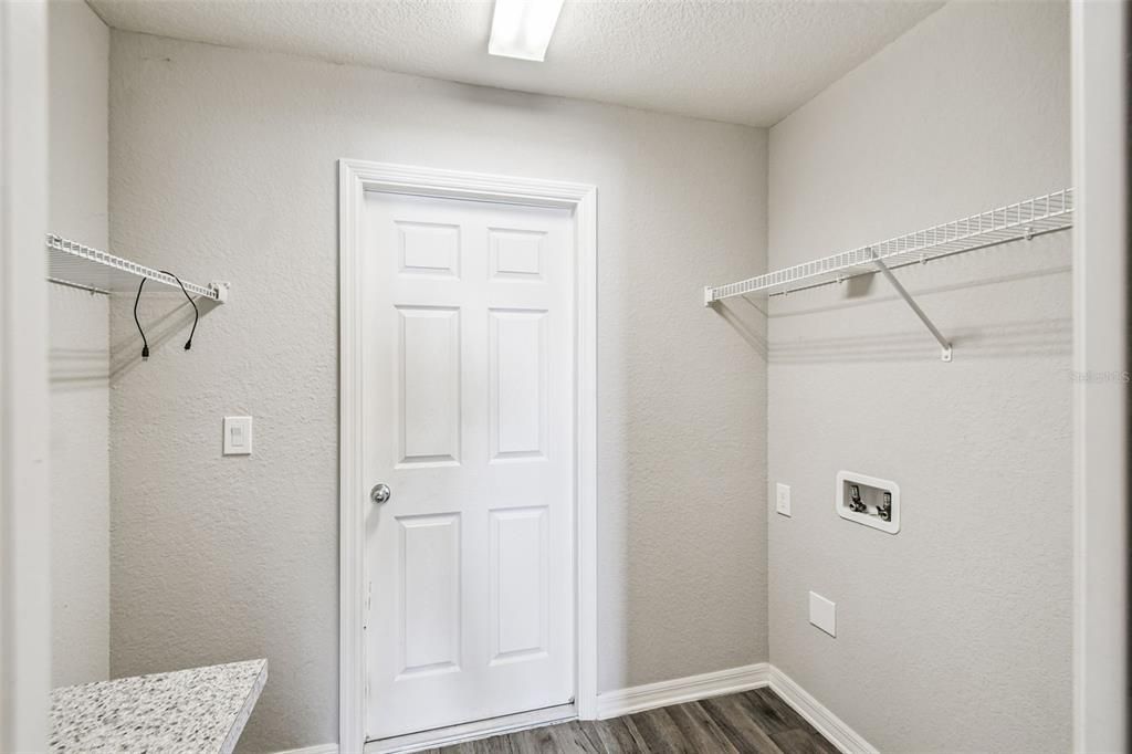 For Sale: $325,000 (3 beds, 2 baths, 1546 Square Feet)