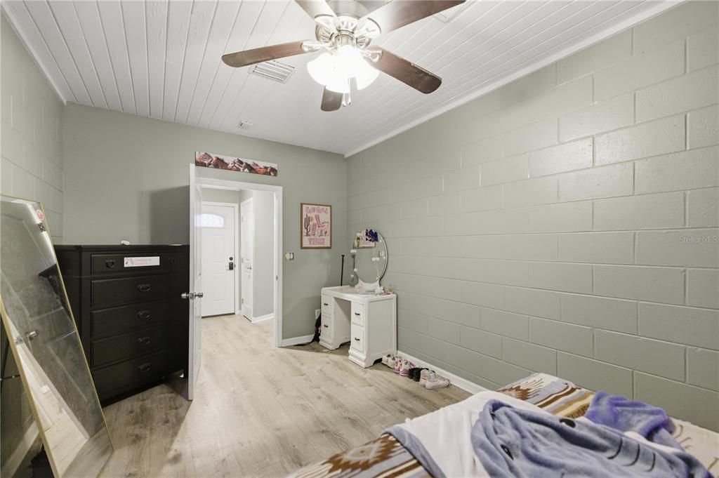 For Sale: $375,000 (4 beds, 2 baths, 2376 Square Feet)