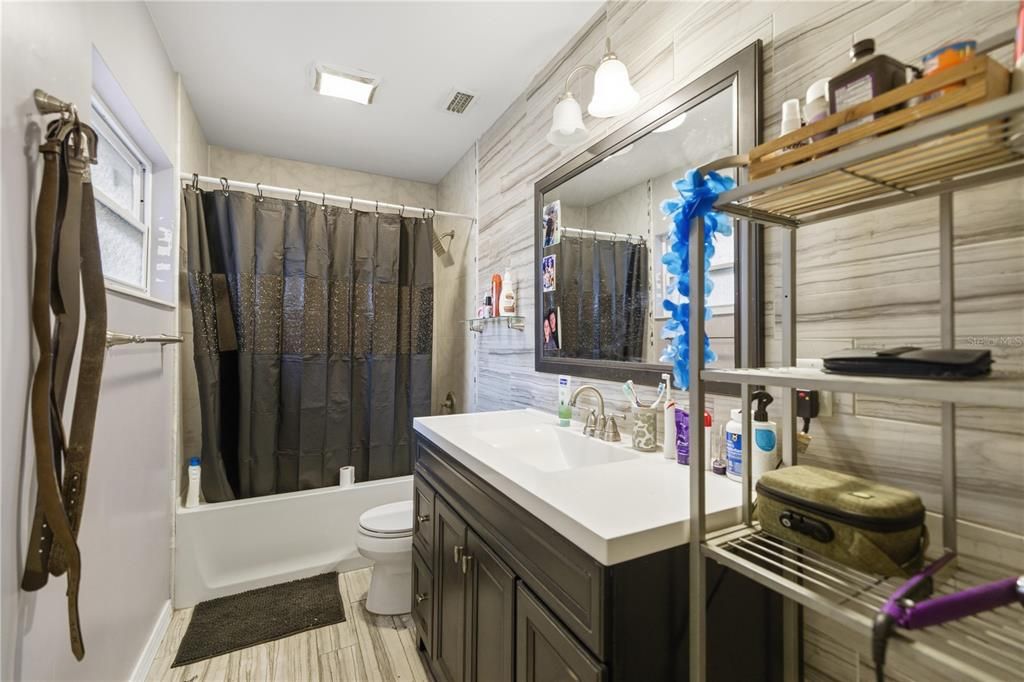 For Sale: $375,000 (4 beds, 2 baths, 2376 Square Feet)