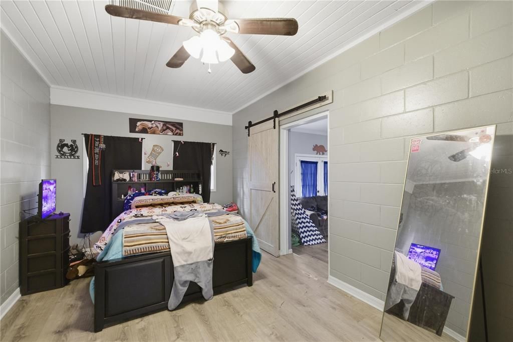 For Sale: $375,000 (4 beds, 2 baths, 2376 Square Feet)