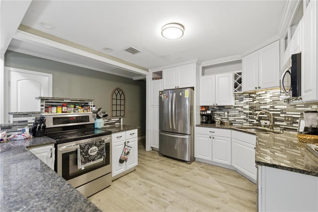 For Sale: $375,000 (4 beds, 2 baths, 2376 Square Feet)