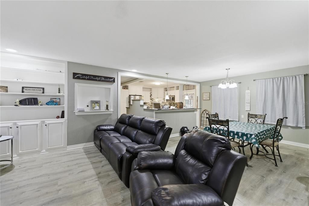 For Sale: $375,000 (4 beds, 2 baths, 2376 Square Feet)