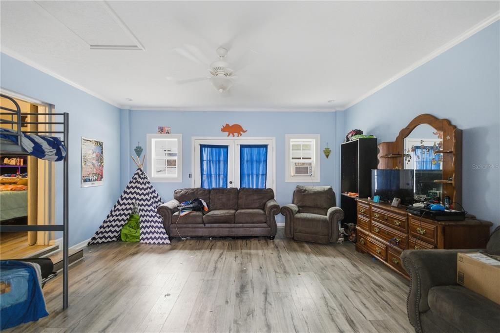 For Sale: $375,000 (4 beds, 2 baths, 2376 Square Feet)