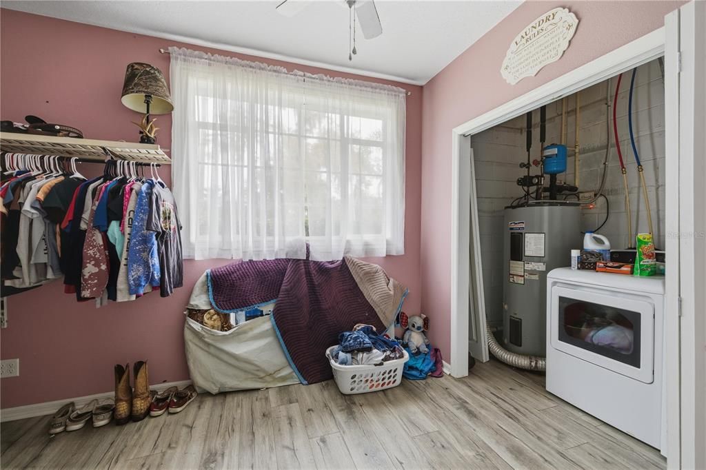 For Sale: $375,000 (4 beds, 2 baths, 2376 Square Feet)