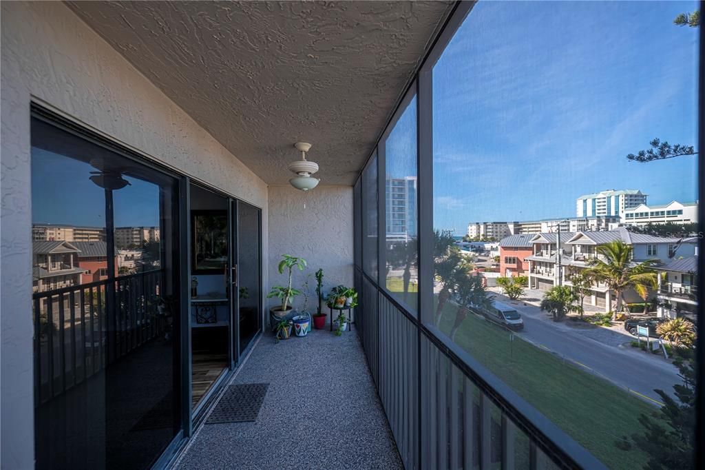 For Sale: $700,000 (2 beds, 2 baths, 1367 Square Feet)