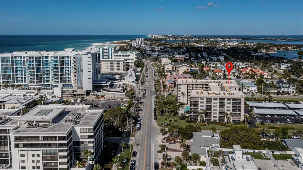 For Sale: $700,000 (2 beds, 2 baths, 1367 Square Feet)