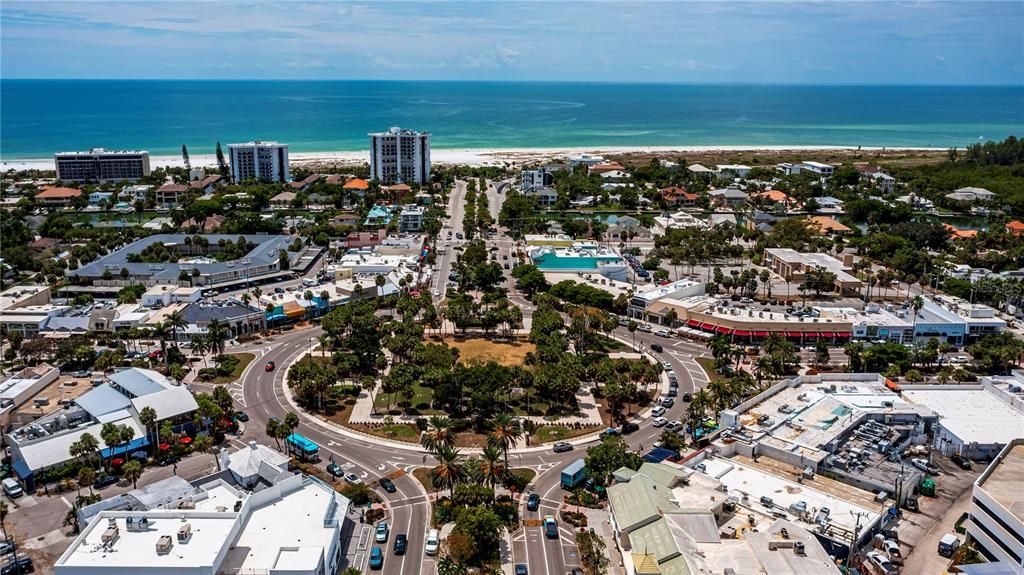 For Sale: $700,000 (2 beds, 2 baths, 1367 Square Feet)