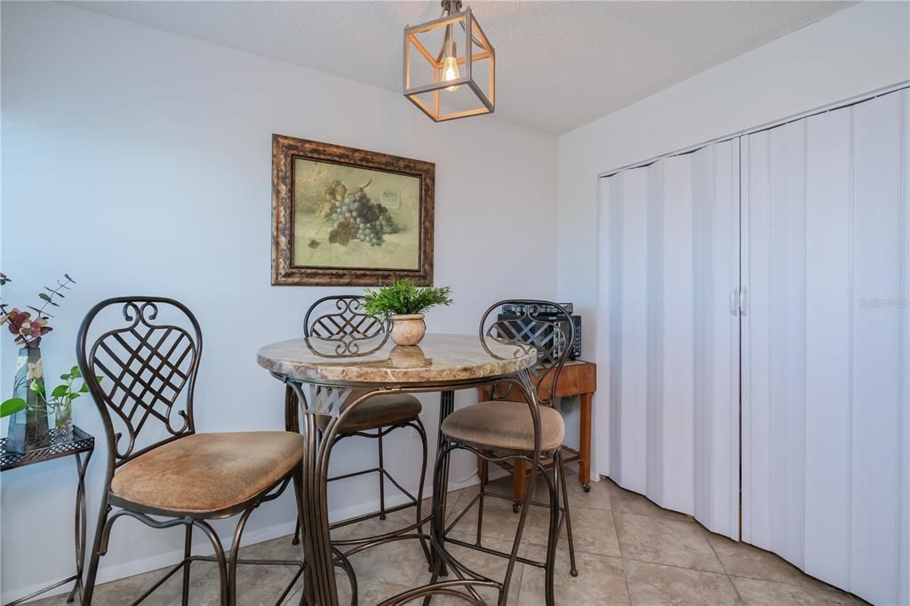 For Sale: $700,000 (2 beds, 2 baths, 1367 Square Feet)