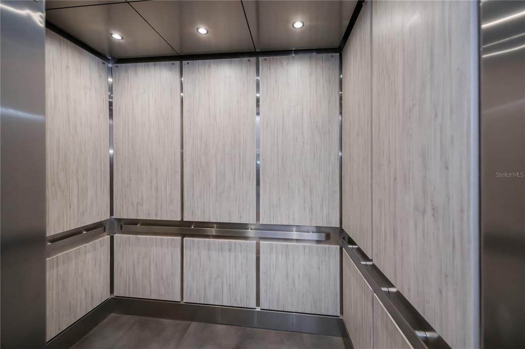 For Sale: $700,000 (2 beds, 2 baths, 1367 Square Feet)