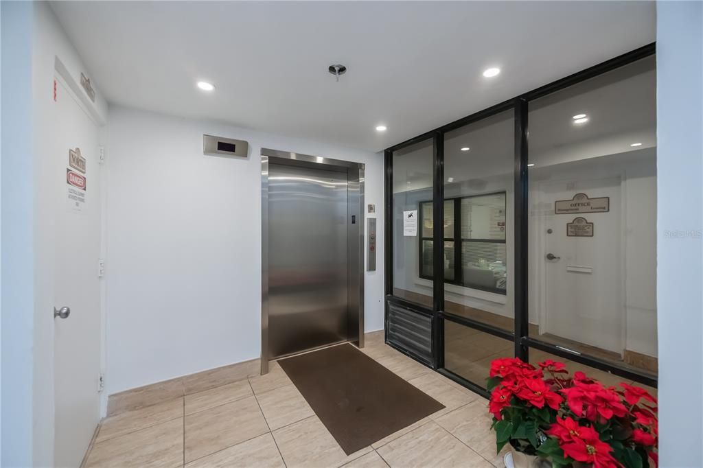 For Sale: $700,000 (2 beds, 2 baths, 1367 Square Feet)