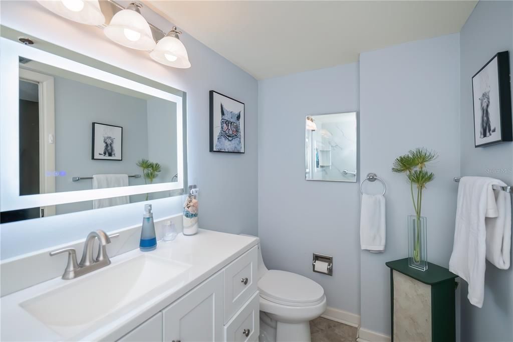 For Sale: $700,000 (2 beds, 2 baths, 1367 Square Feet)