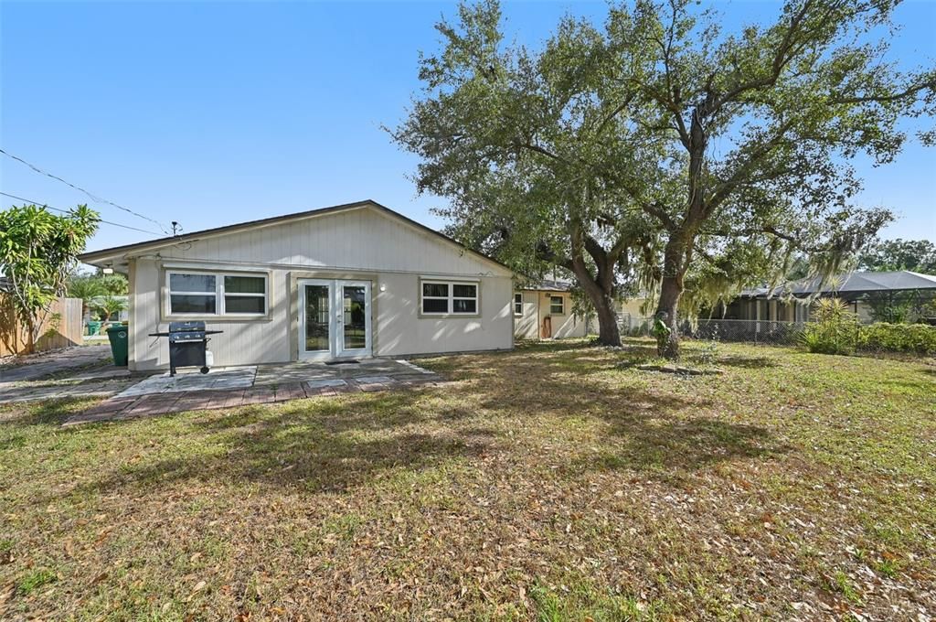 For Sale: $225,000 (2 beds, 2 baths, 1425 Square Feet)