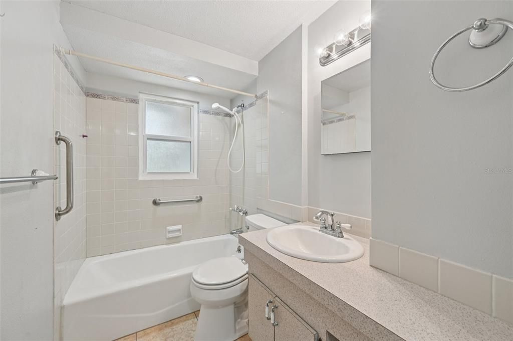 For Sale: $225,000 (2 beds, 2 baths, 1425 Square Feet)