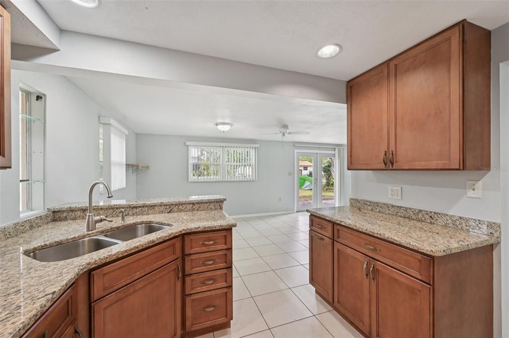 For Sale: $225,000 (2 beds, 2 baths, 1425 Square Feet)