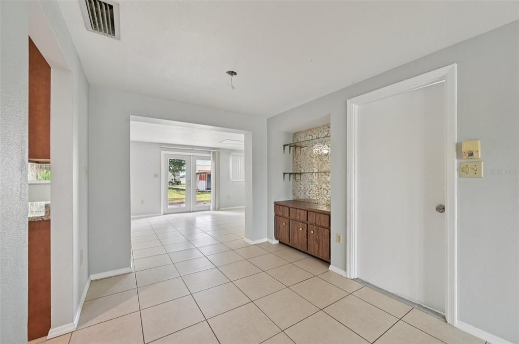 For Sale: $225,000 (2 beds, 2 baths, 1425 Square Feet)