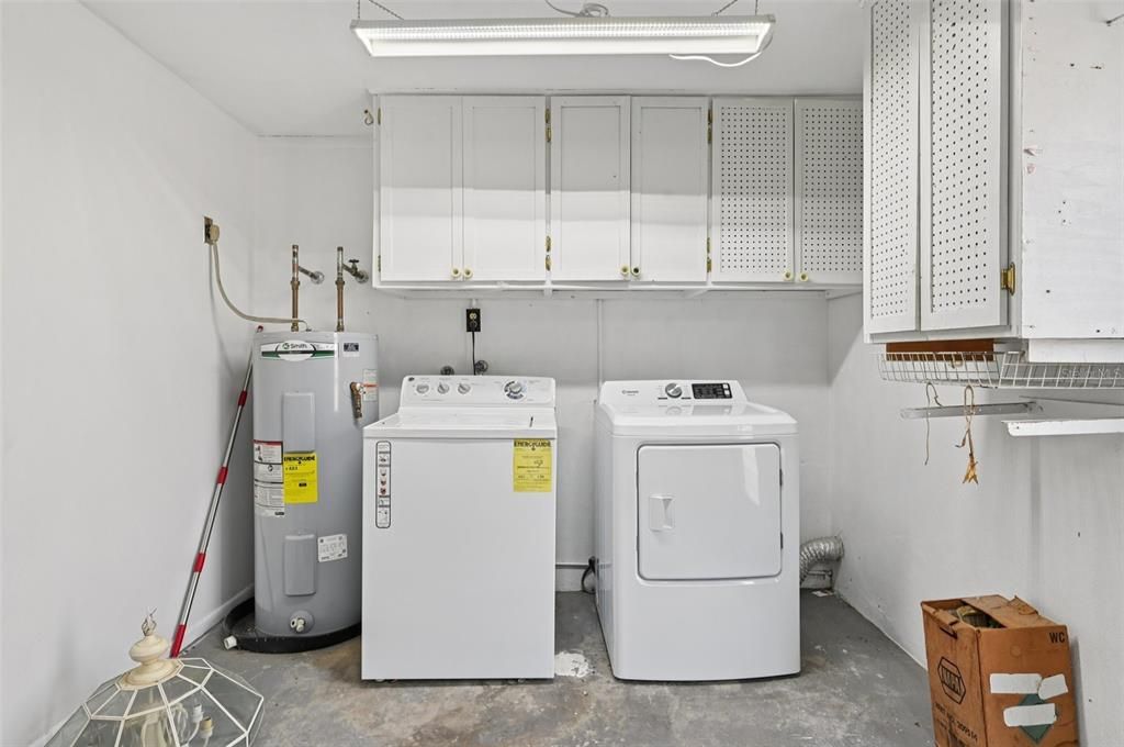 For Sale: $225,000 (2 beds, 2 baths, 1425 Square Feet)