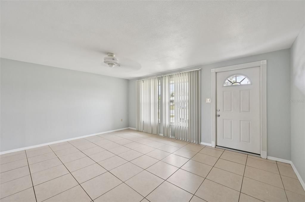 For Sale: $225,000 (2 beds, 2 baths, 1425 Square Feet)