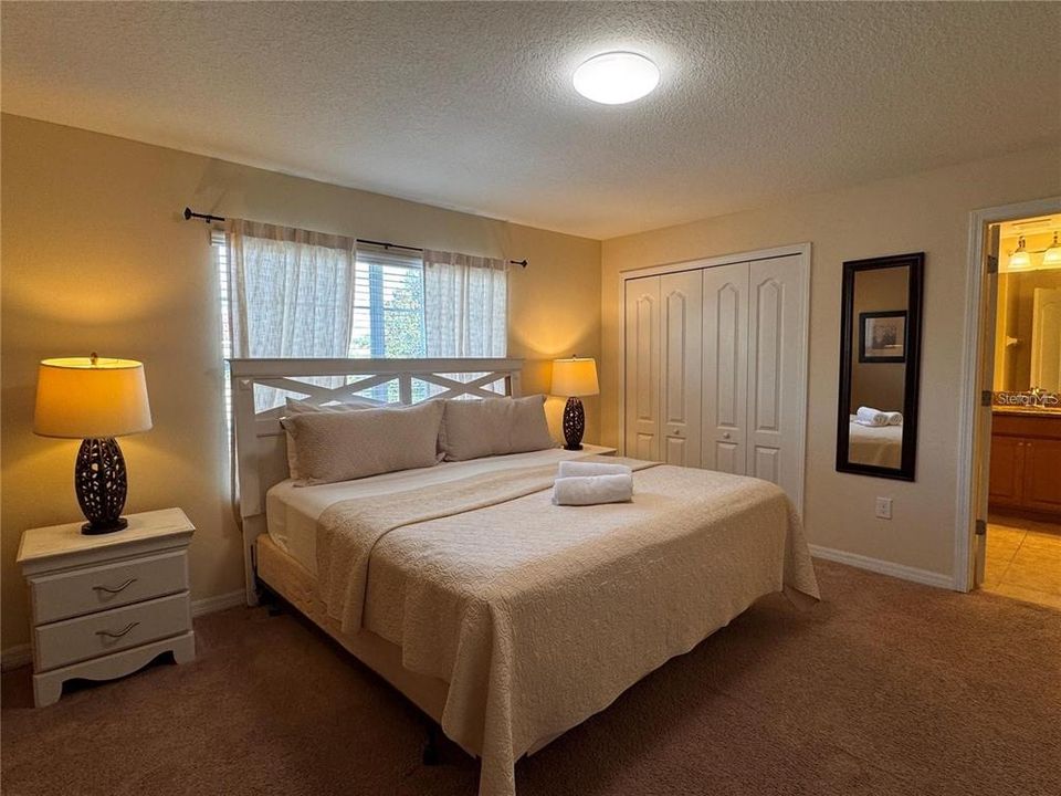 En Renta: $2,400 (4 camas, 3 baños, 1902 Pies cuadrados)