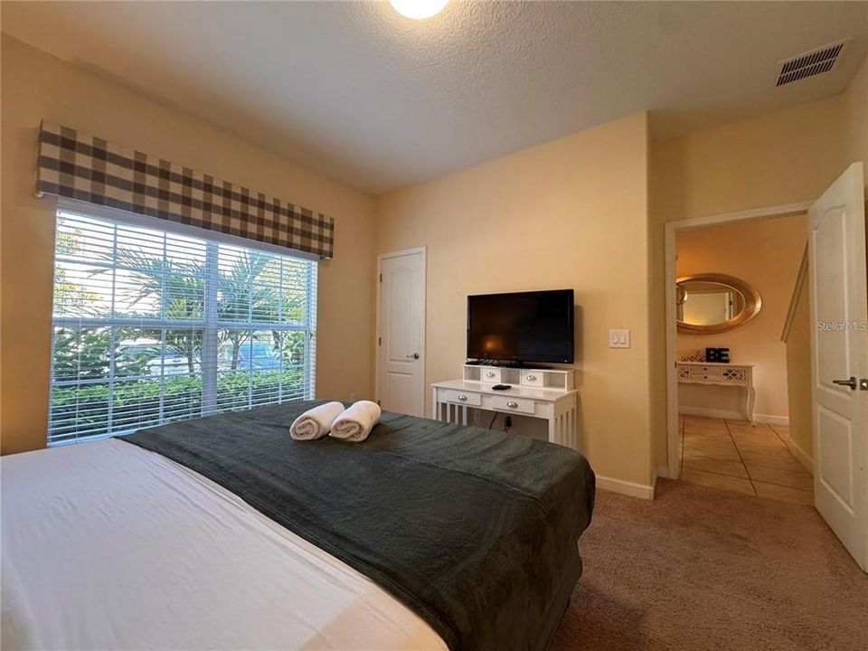 En Renta: $2,400 (4 camas, 3 baños, 1902 Pies cuadrados)