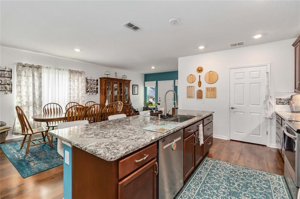 For Sale: $399,900 (4 beds, 2 baths, 1971 Square Feet)