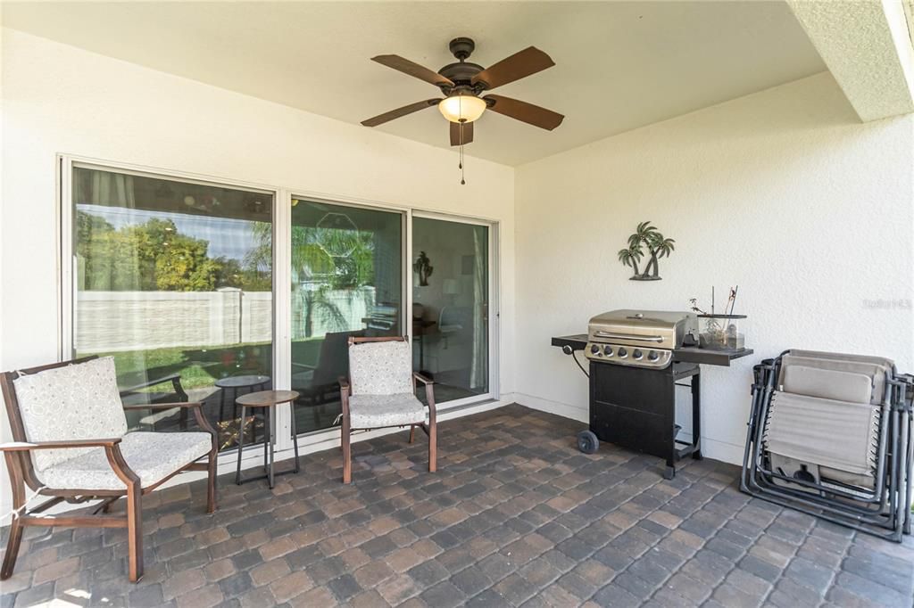 For Sale: $399,900 (4 beds, 2 baths, 1971 Square Feet)