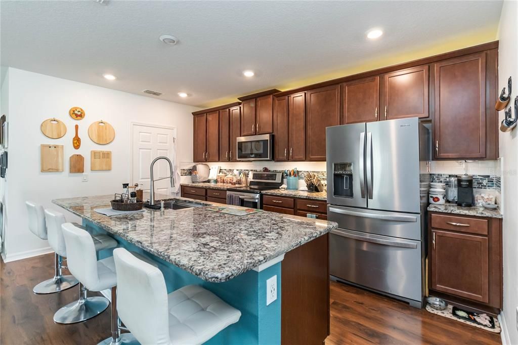 For Sale: $399,900 (4 beds, 2 baths, 1971 Square Feet)