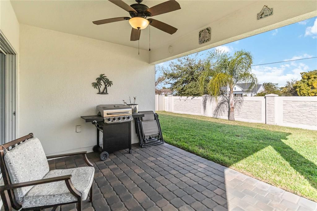 For Sale: $399,900 (4 beds, 2 baths, 1971 Square Feet)