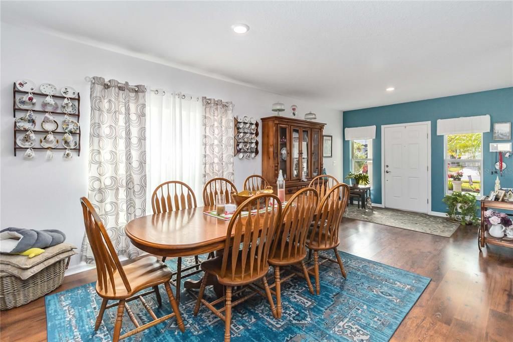 For Sale: $399,900 (4 beds, 2 baths, 1971 Square Feet)
