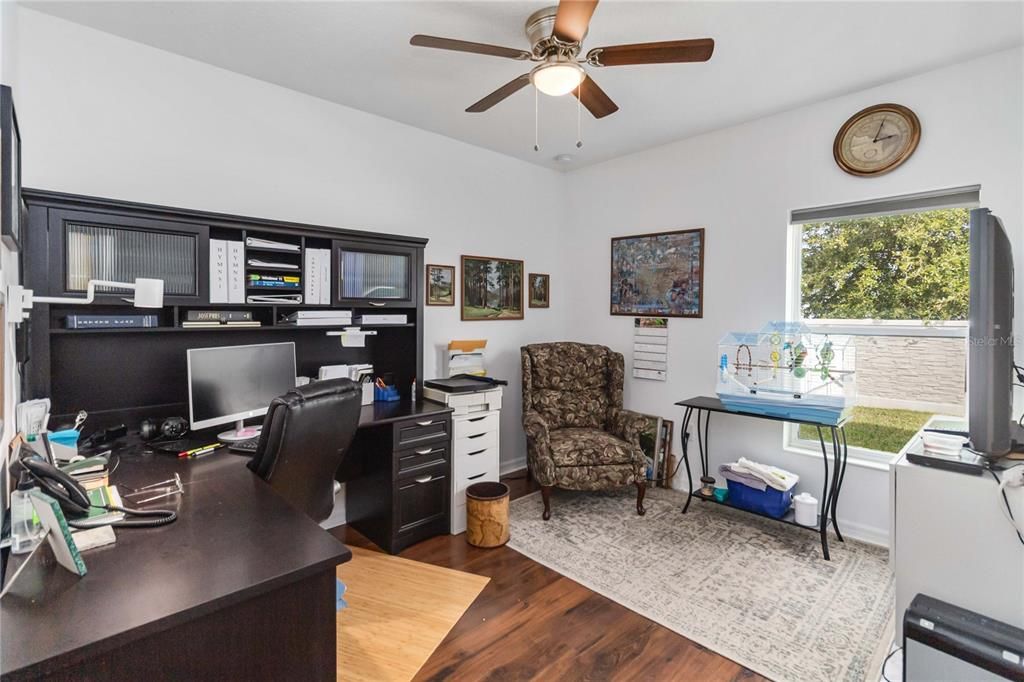 For Sale: $399,900 (4 beds, 2 baths, 1971 Square Feet)