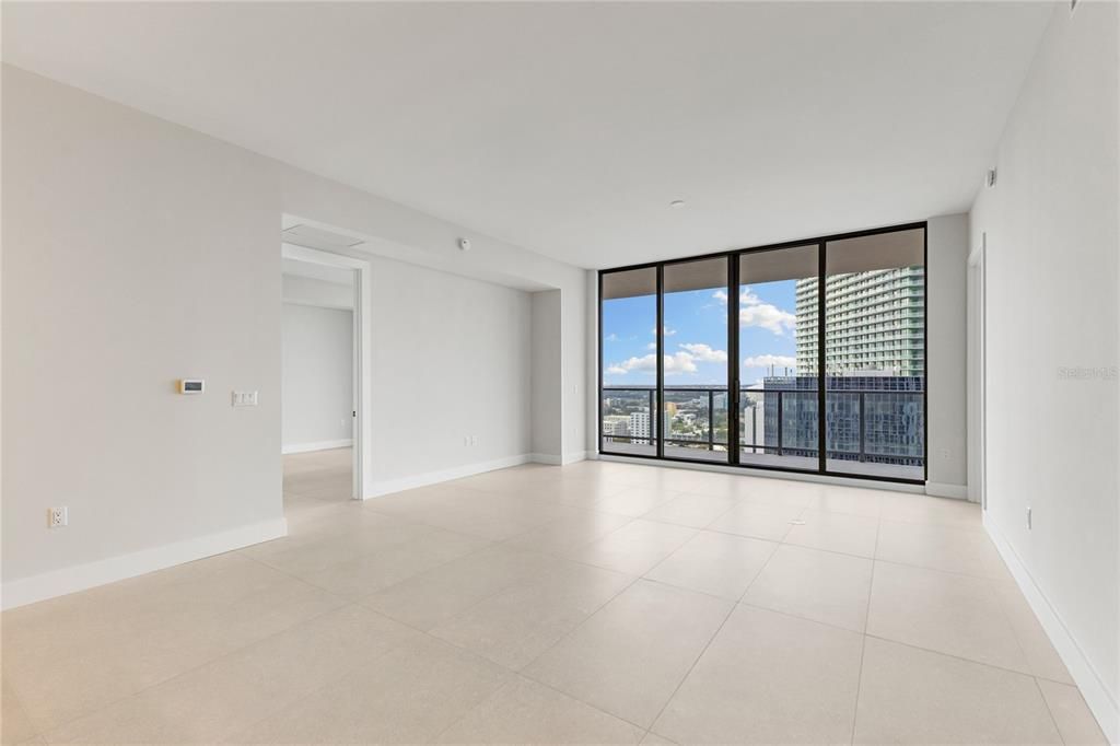 For Sale: $1,305,000 (2 beds, 2 baths, 1339 Square Feet)