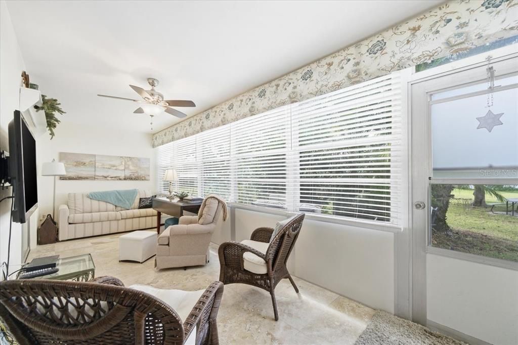 For Sale: $135,000 (2 beds, 1 baths, 965 Square Feet)