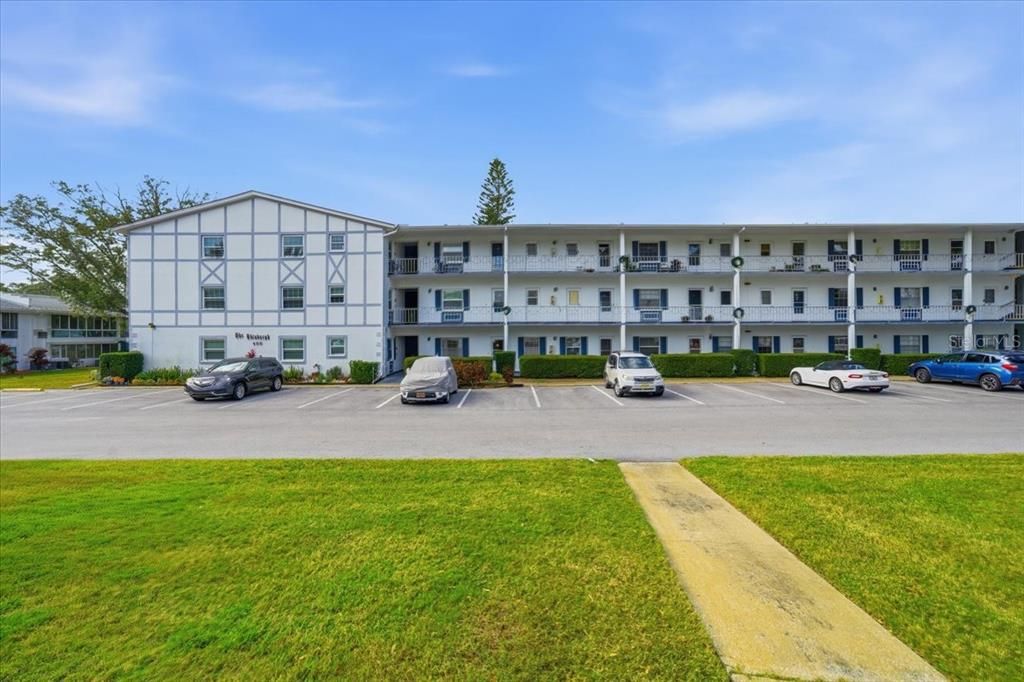 For Sale: $135,000 (2 beds, 1 baths, 965 Square Feet)