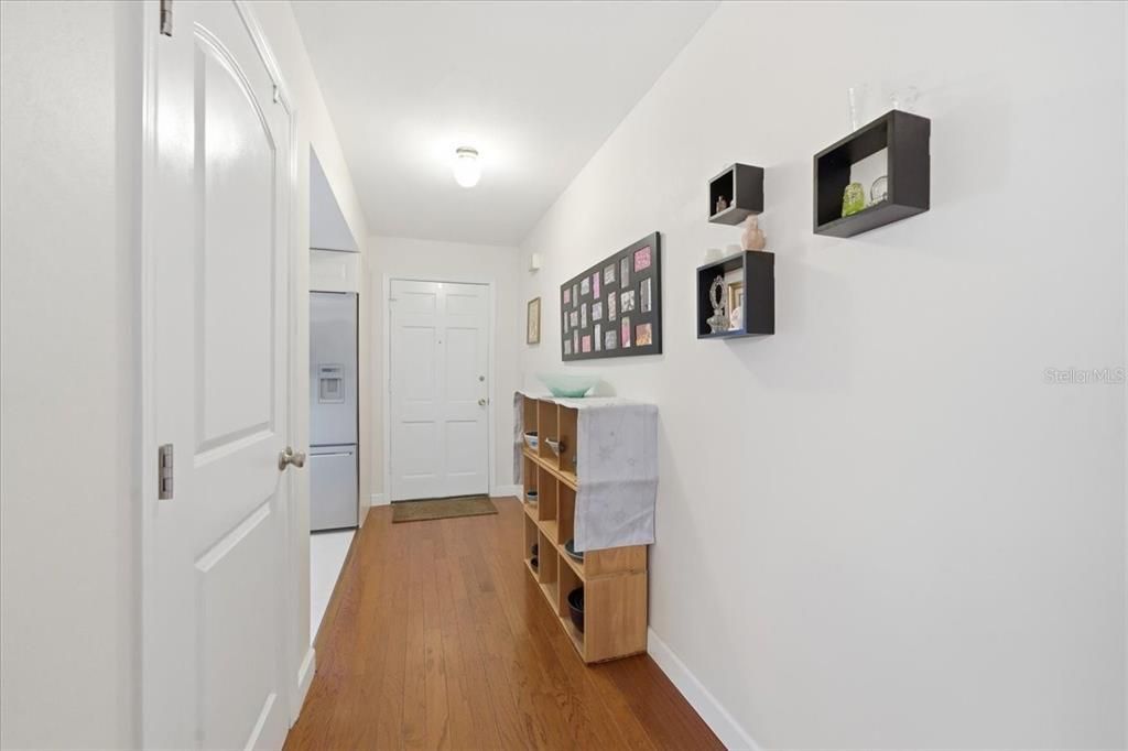 For Sale: $135,000 (2 beds, 1 baths, 965 Square Feet)