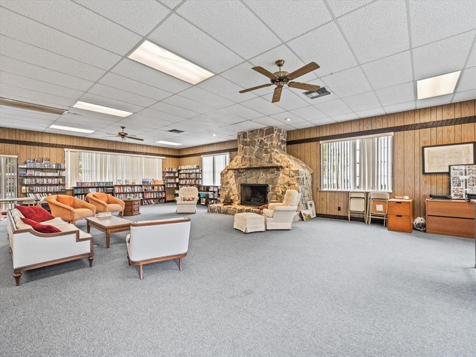 For Sale: $135,000 (2 beds, 1 baths, 965 Square Feet)