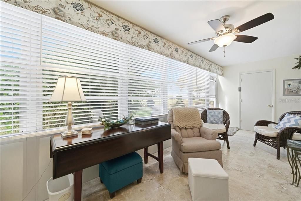 For Sale: $135,000 (2 beds, 1 baths, 965 Square Feet)