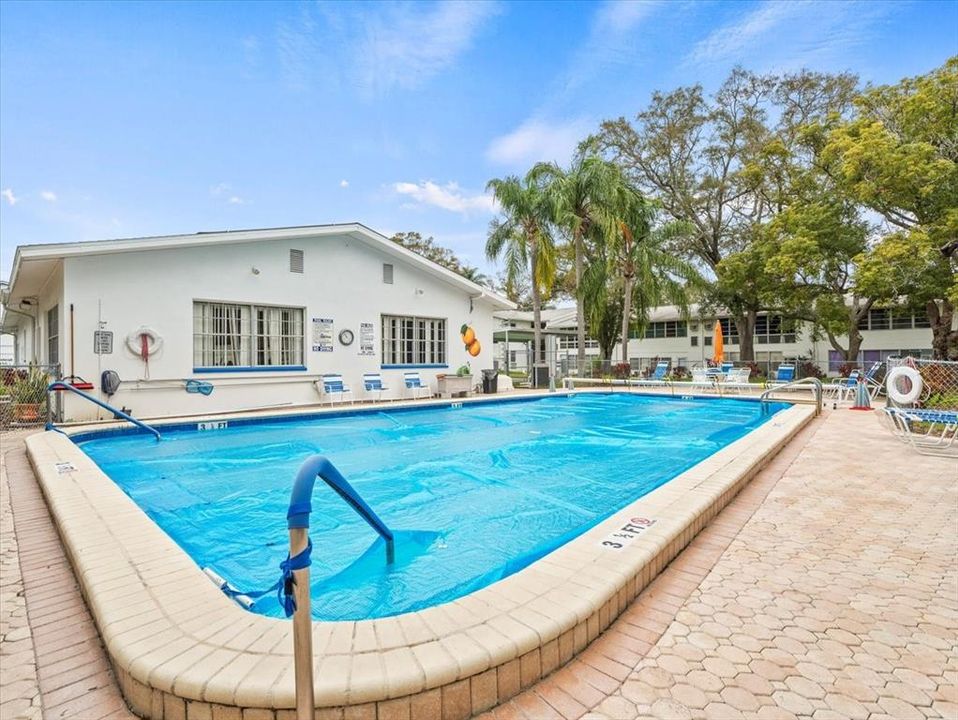 For Sale: $135,000 (2 beds, 1 baths, 965 Square Feet)