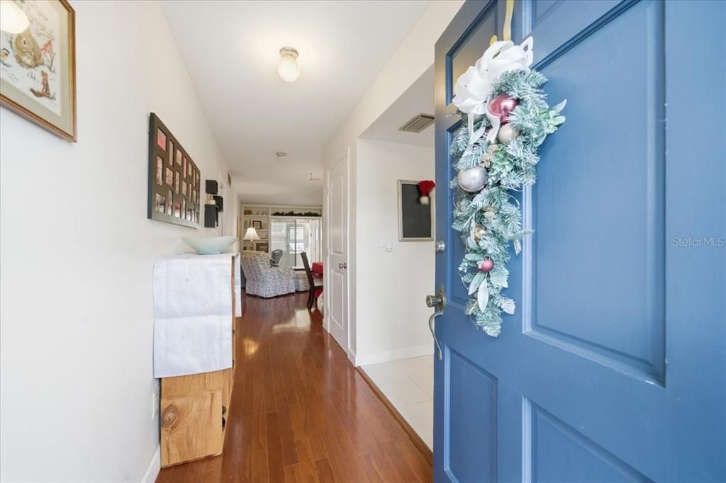 For Sale: $135,000 (2 beds, 1 baths, 965 Square Feet)