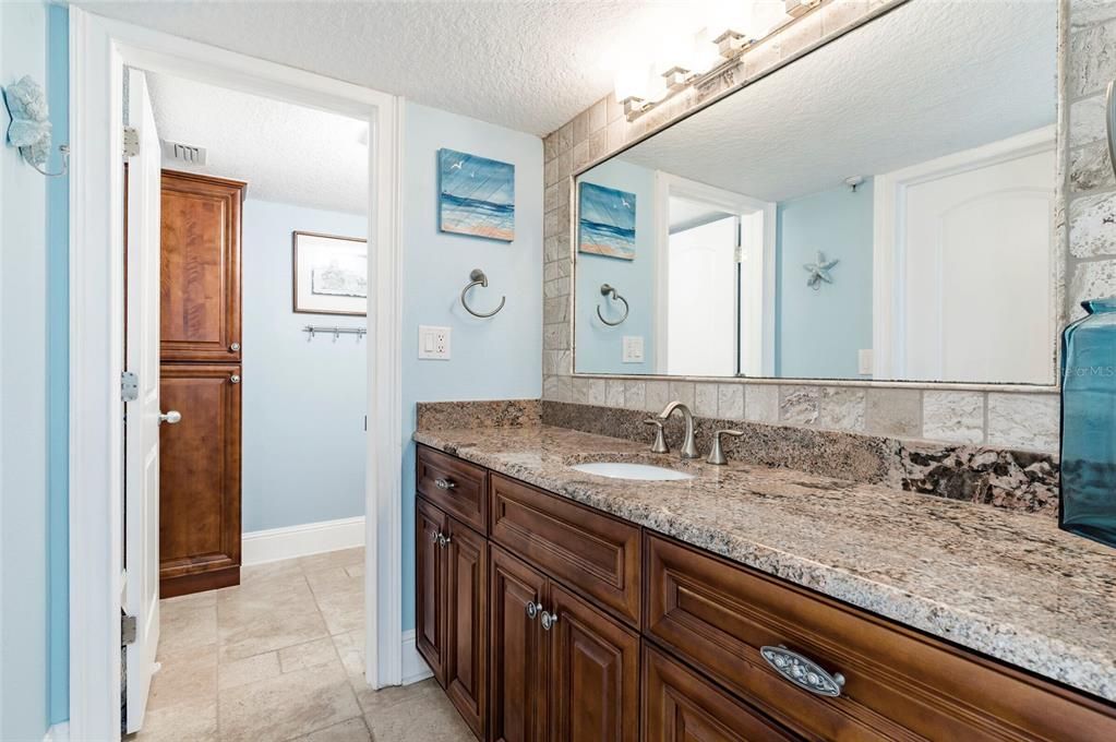 En Venta: $790,000 (2 camas, 2 baños, 1100 Pies cuadrados)