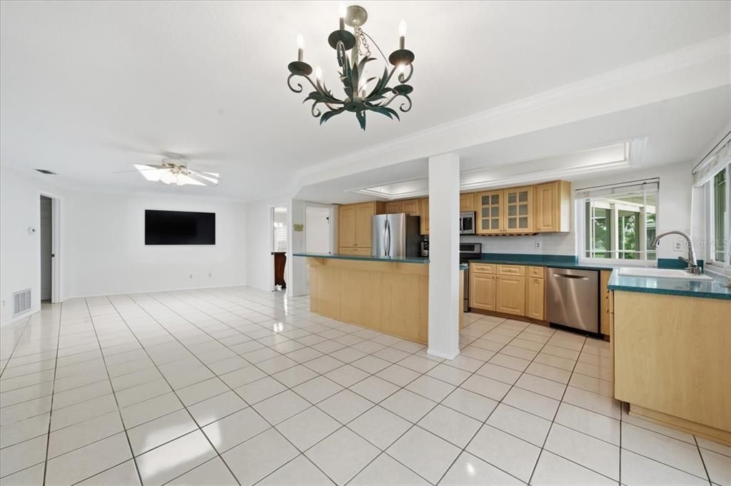 待售: $664,900 (3 贝兹, 2 浴室, 2154 平方英尺)