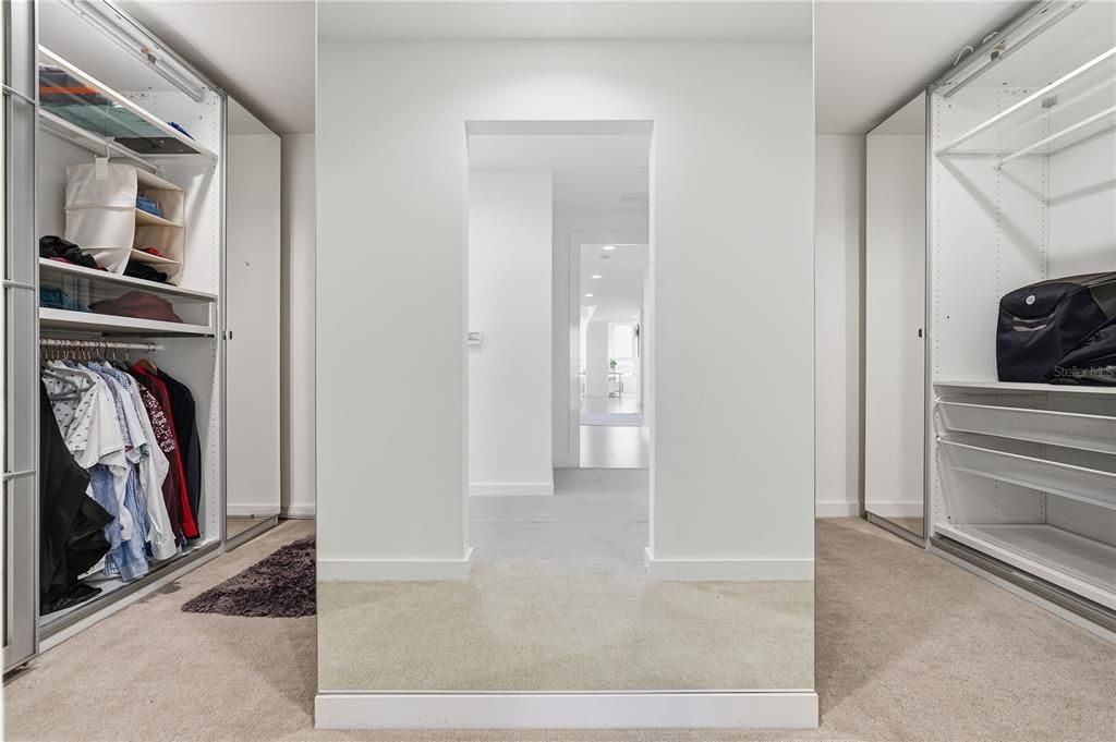 For Sale: $1,699,000 (3 beds, 3 baths, 2555 Square Feet)