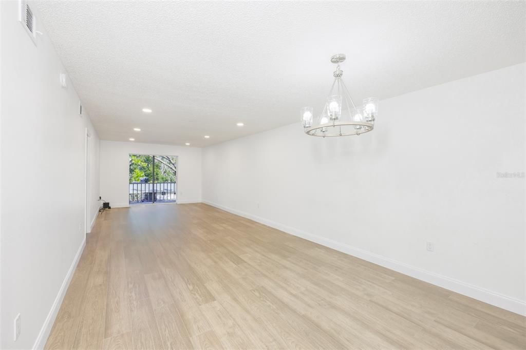 En Venta: $185,000 (2 camas, 2 baños, 1144 Pies cuadrados)