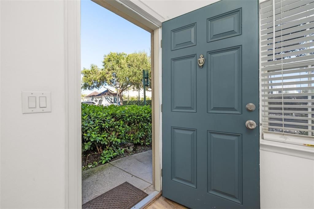 For Rent: $2,750 (3 beds, 1 baths, 1390 Square Feet)