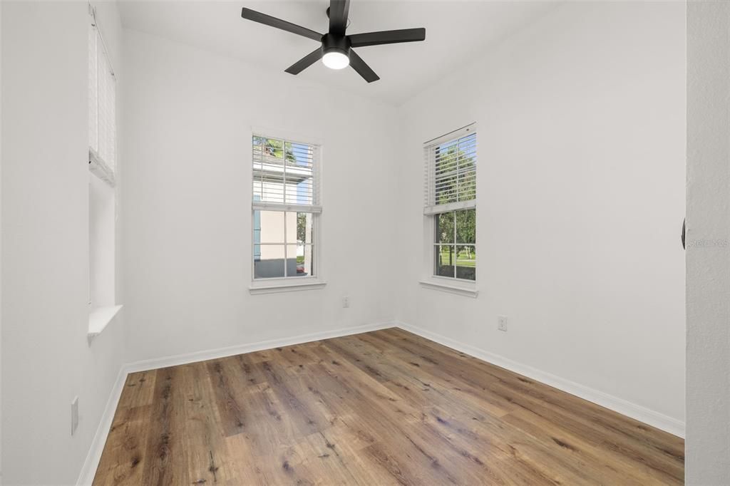 For Rent: $2,750 (3 beds, 1 baths, 1390 Square Feet)