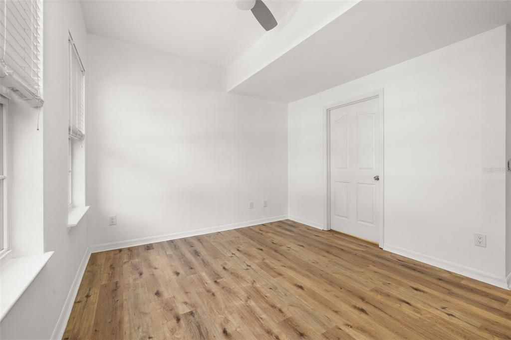 For Rent: $2,750 (3 beds, 1 baths, 1390 Square Feet)