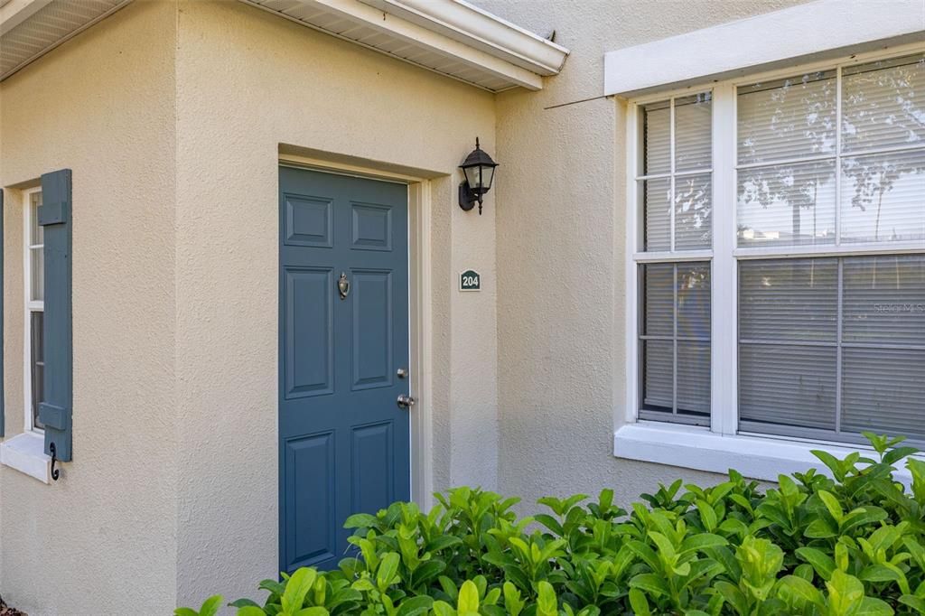 For Rent: $2,750 (3 beds, 1 baths, 1390 Square Feet)