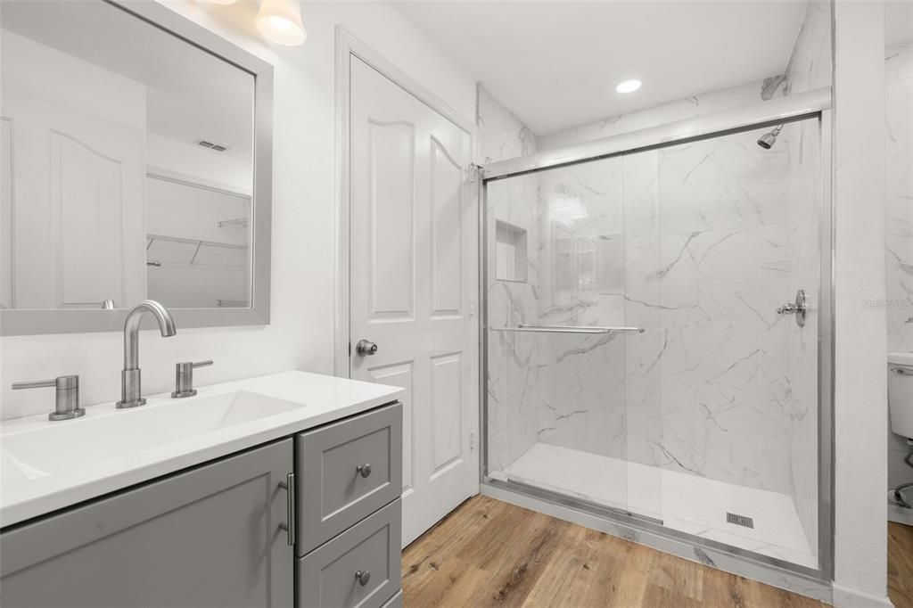 For Rent: $2,750 (3 beds, 1 baths, 1390 Square Feet)