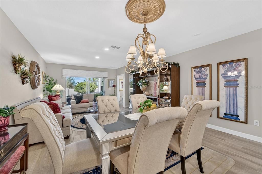 待售: $229,000 (2 贝兹, 2 浴室, 1406 平方英尺)