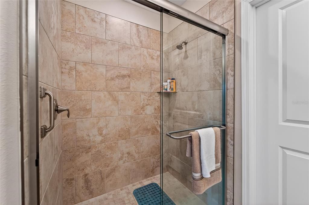 待售: $229,000 (2 贝兹, 2 浴室, 1406 平方英尺)