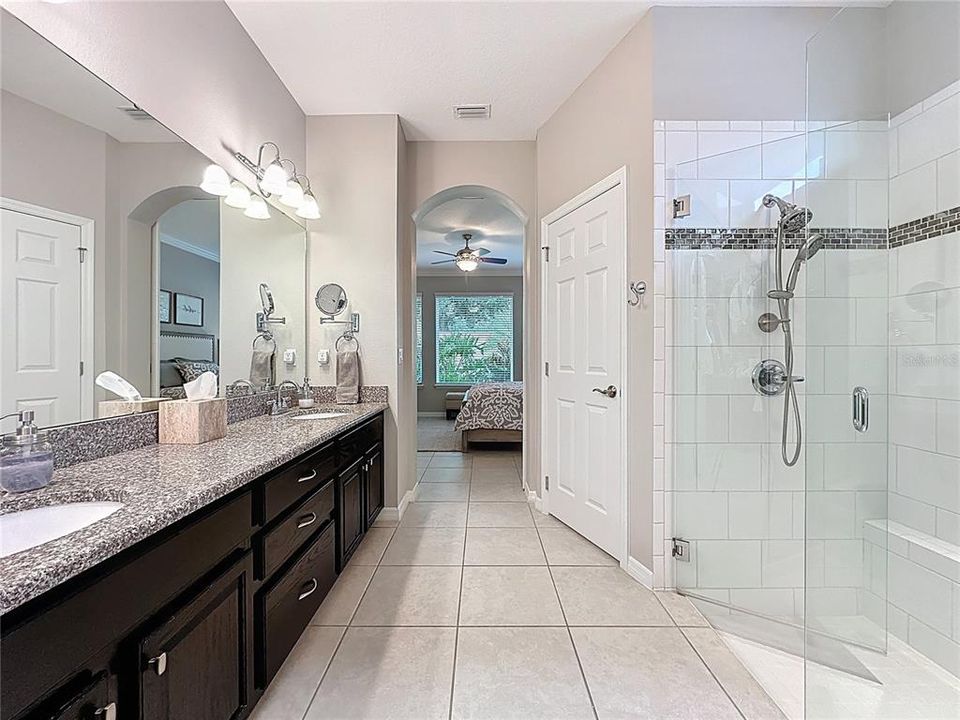 For Sale: $328,000 (2 beds, 2 baths, 1612 Square Feet)